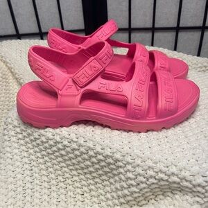 Women’s Fila Logo Pink Sandals- NEW! Size 9
